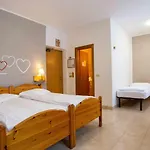 Santa Maria Ad Nives 2*