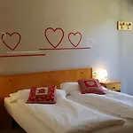Santa Maria Ad Nives 2*