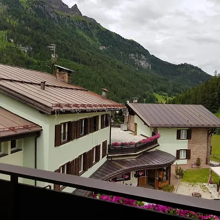 Santa Maria Ad Nives Szálloda