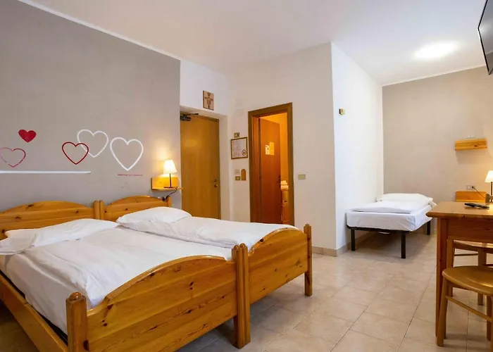 Santa Maria Ad Nives 2*